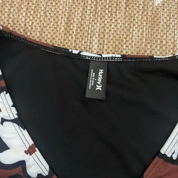 NEW! Hurley Floral One Piece Swim Swimsuits Small - Picture 3 of 7